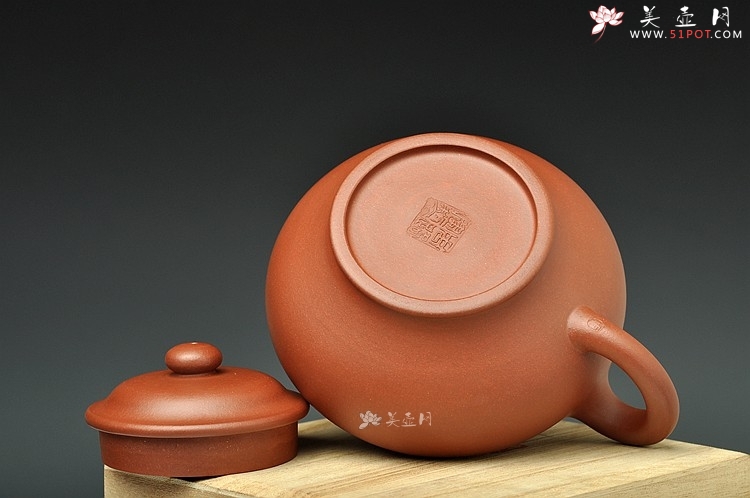 紫砂壶图片：十足 厚重大掇只 多自品 全手工刹凹 - 美壶网