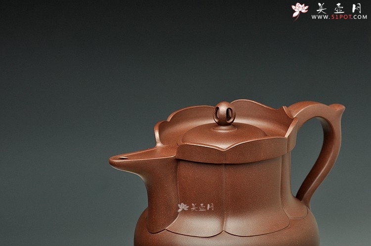 紫砂壶图片：挺拔俊秀  全手莲花僧帽 精工佳作 嵌盖 - 美壶网