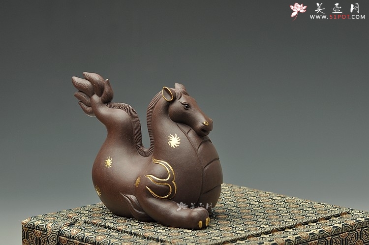 紫砂壶图片：龙马精神 做工精致 描真金 传神~ - 美壶网