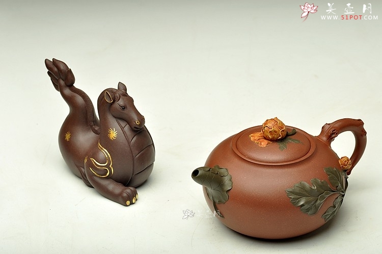 紫砂壶图片：国色天香~写生造型  牡丹 孙伟强张新亚合作作品 - 美壶网
