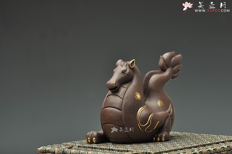紫砂壶图片：龙马精神 做工精致 描真金 传神~ - 美壶网