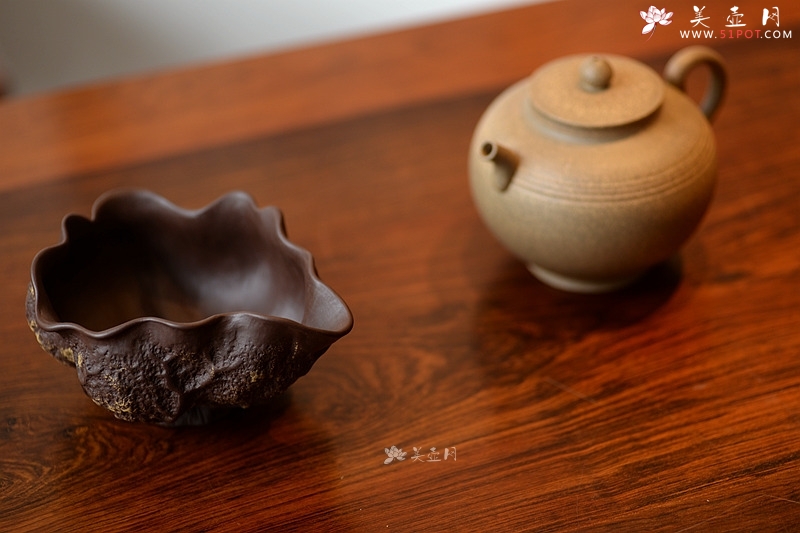 紫砂壶图片：美壶特惠  刘景风格 全手莲蓬荷叶公道 茶盘雅物~ - 美壶网