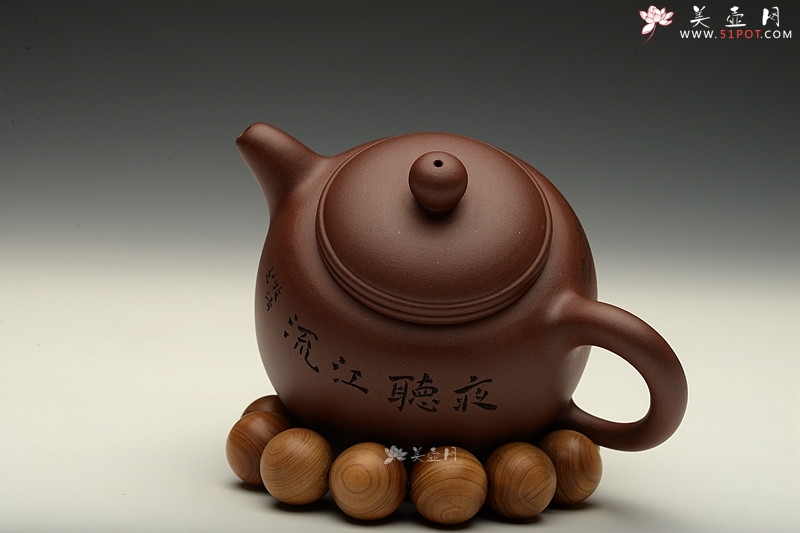 紫砂壶图片：适茶器形 全手匏尊 敦厚饱满 刻绘精致 - 美壶网
