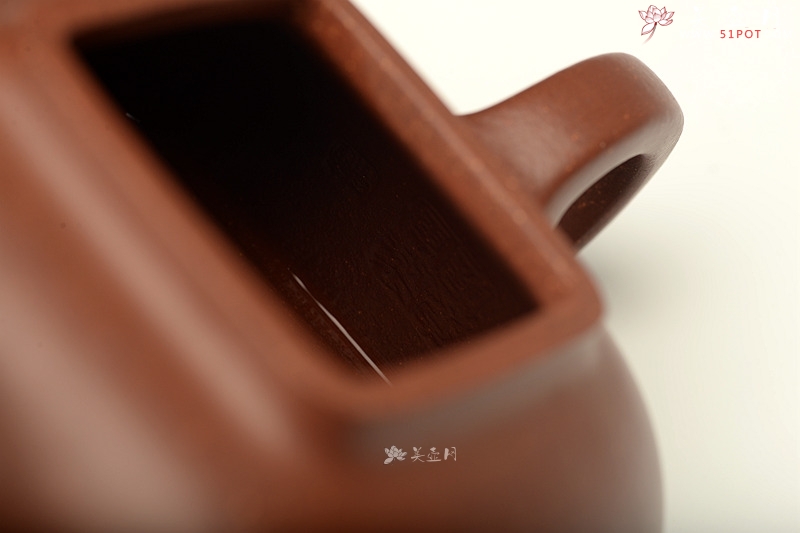 紫砂壶图片：全手工拍打成型 难度高 孤棱 精工代表作 - 美壶网