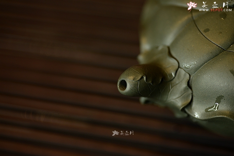 紫砂壶图片：习习清风 莲莲动情o(∩_∩)o  荷叶清风 孙伟强张新亚新品 夏雨荷 - 美壶网