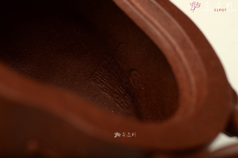 紫砂壶图片：单志萍双色作品 全手花器 喜上眉梢 立体梅花 - 美壶网