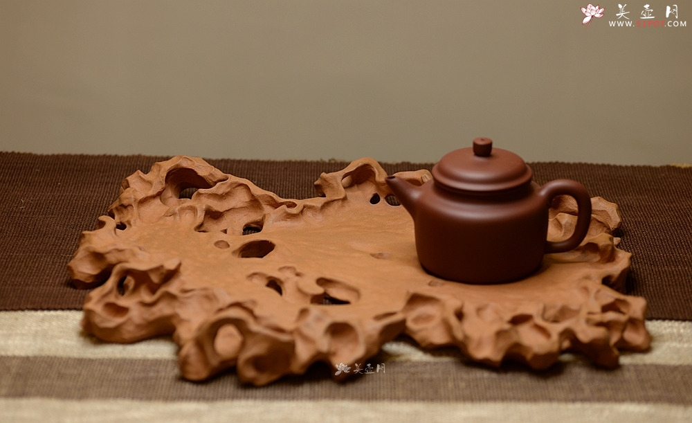 紫砂壶图片：学院派风格~好玩的作品~ 全手工太湖石干泡台 - 美壶网