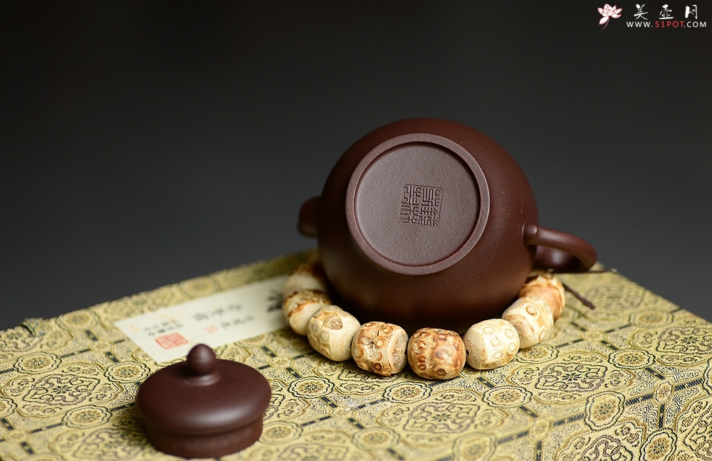 紫砂壶图片：钱琴芳全手 挺拔俊秀 韵味 汉风 作品 - 美壶网