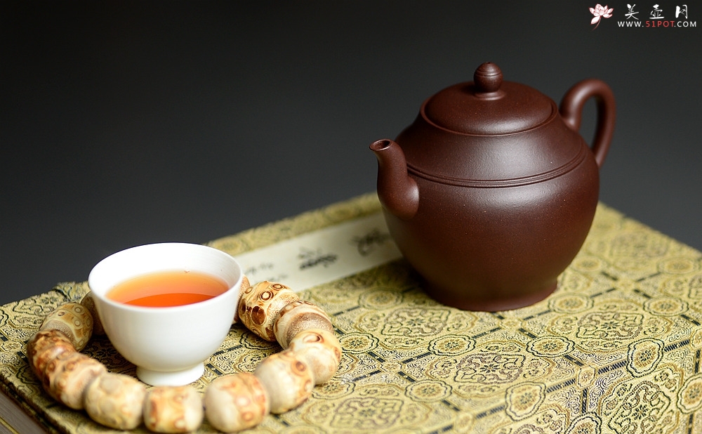 紫砂壶图片：钱琴芳全手 挺拔俊秀 韵味 汉风 作品 - 美壶网