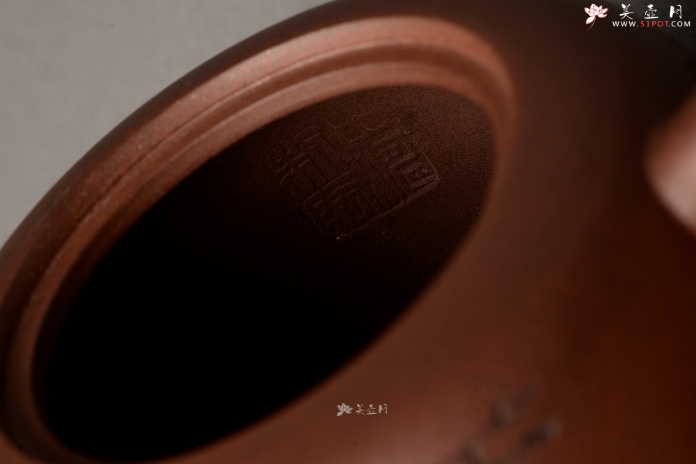 紫砂壶图片：寓意吉祥 稳重典雅 精工全手四灵井栏 - 美壶网