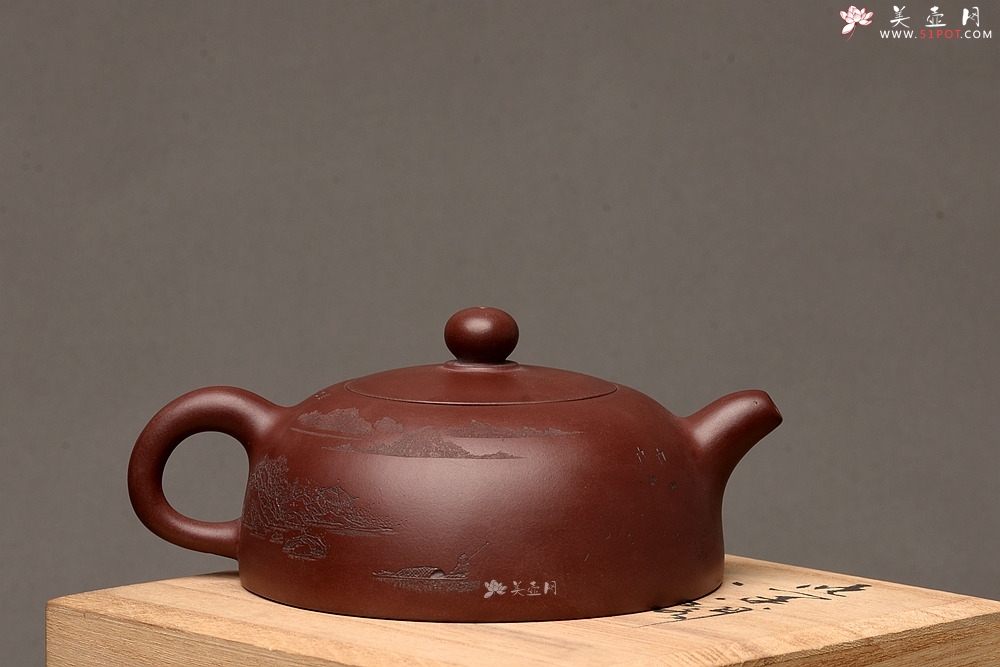 紫砂壶图片： 底料 李彦雄通景山水 全手小半月 古体山水 - 美壶网