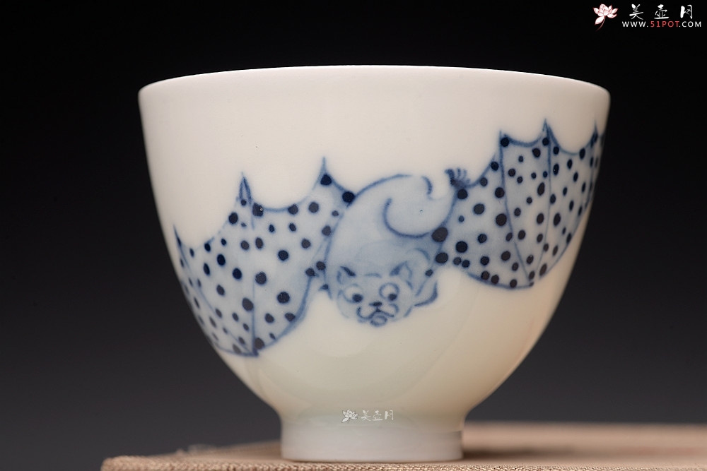 紫砂壶图片：大生（姜寅）玩瓷 小怪兽系列 趣味十足 ~ 品茗对杯 - 美壶网