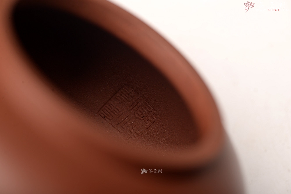 紫砂壶图片：底槽青 别具新意 全手锦上添花~ 炮管直流 - 美壶网