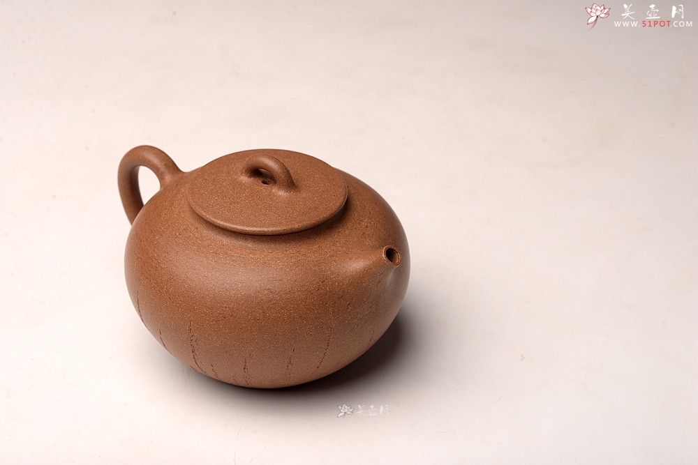 紫砂壶图片：储亚全手 饱满小可爱 老段泥  颇具玩味 年轮 - 美壶网