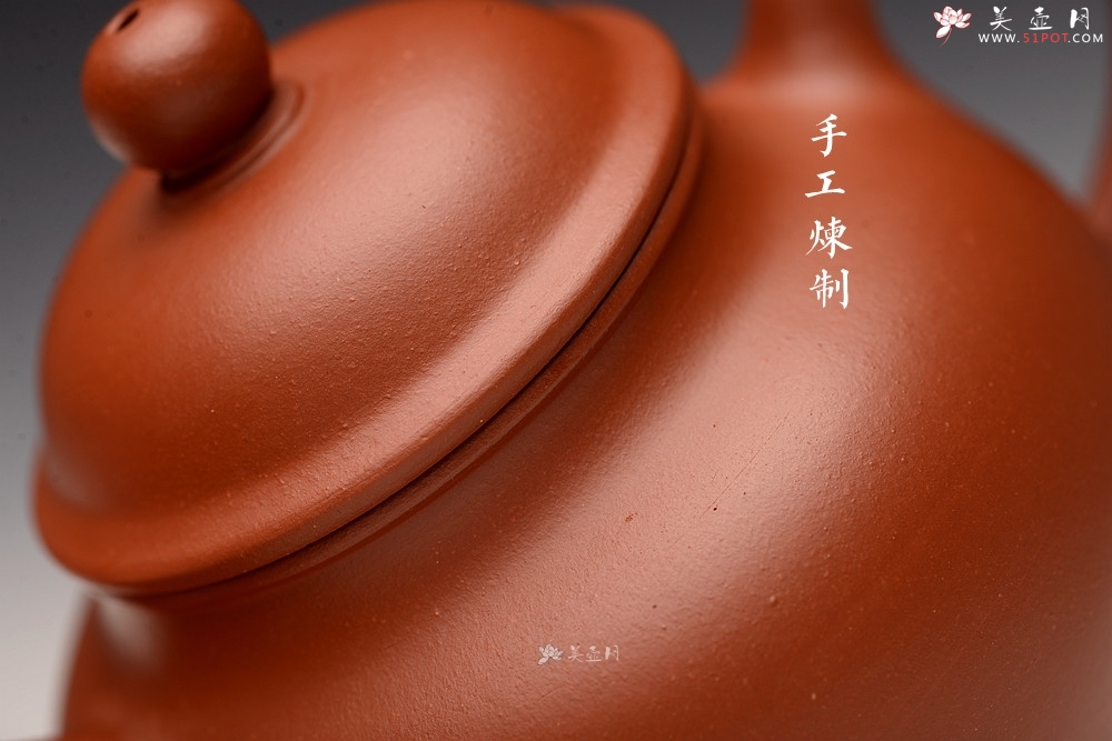 紫砂壶图片：手工练泥 矿质丰富 传统实用朱泥小潘壶 夏日消暑利器 - 美壶网