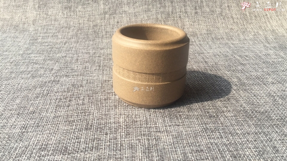 紫砂壶图片：段泥回纹杯 - 美壶网