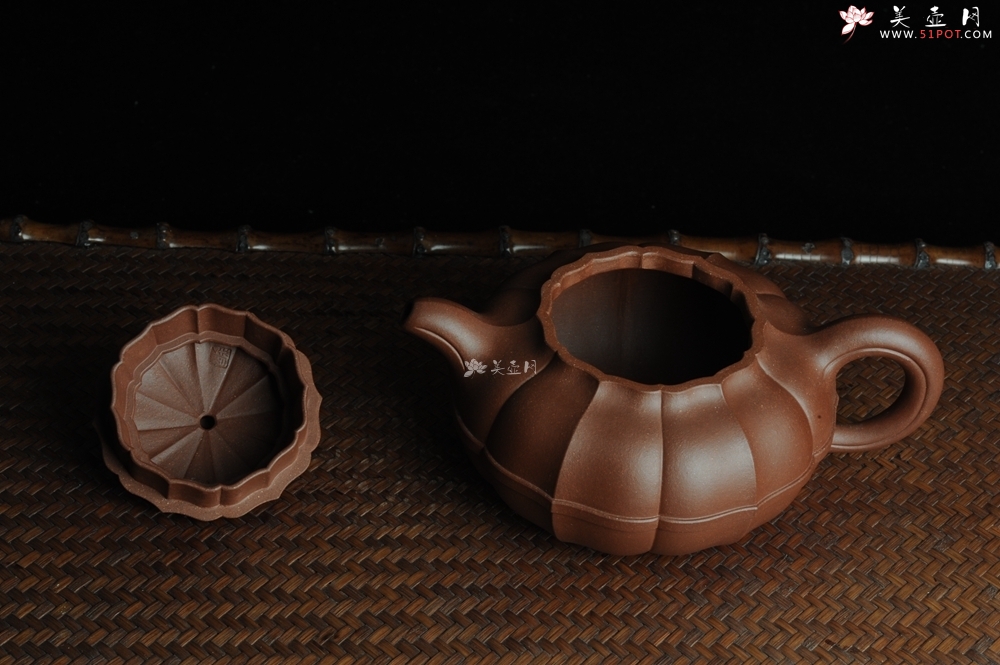 紫砂壶图片：全手工合菱 筋囊力作 难度大 - 美壶网