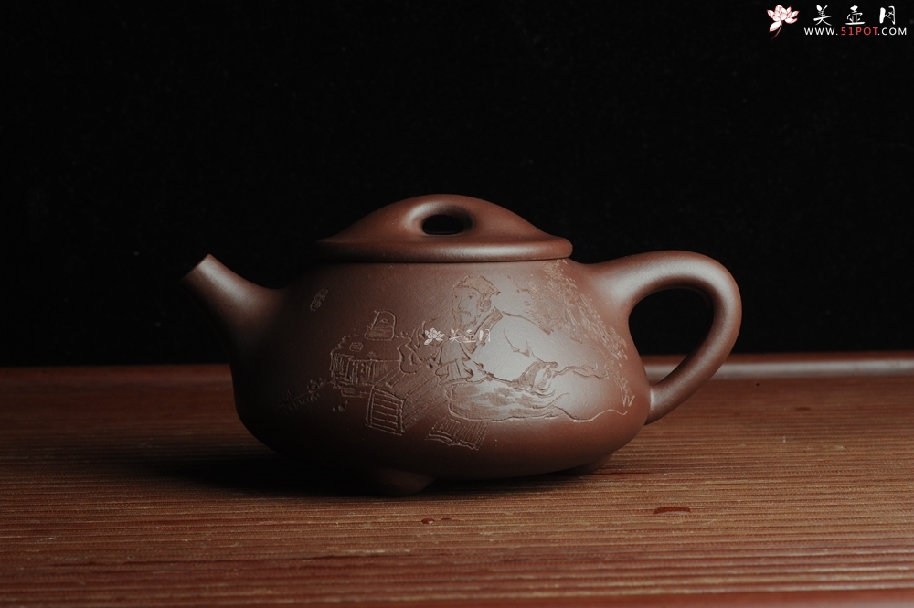 紫砂壶图片：贺岁新品 紫茄泥全手工高士煮茶图 茶亦醉人 文气满瓢 - 美壶网