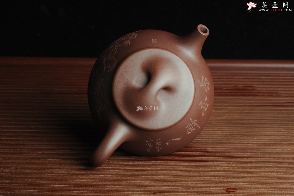 紫砂壶图片：贺岁新品 紫茄泥全手工高士煮茶图 茶亦醉人 文气满瓢 - 美壶网