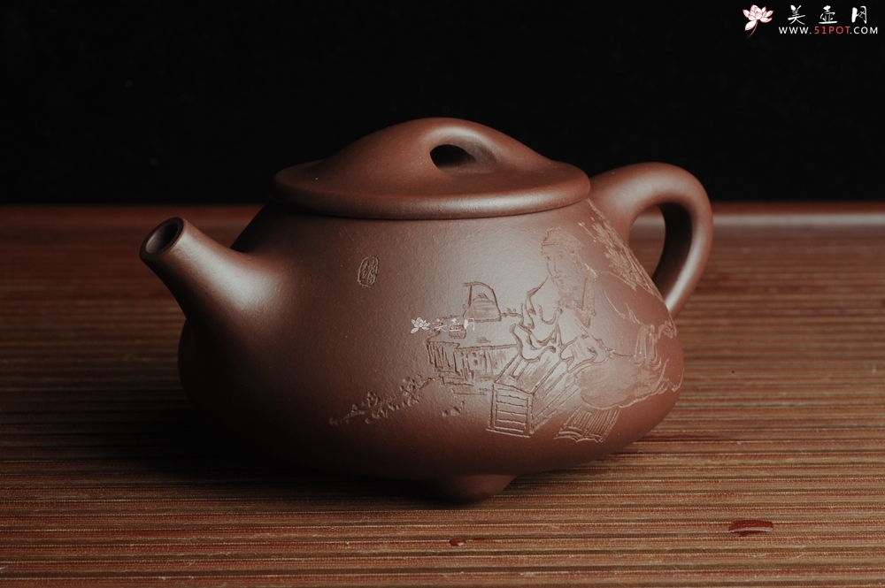 紫砂壶图片：贺岁新品 紫茄泥全手工高士煮茶图 茶亦醉人 文气满瓢 - 美壶网