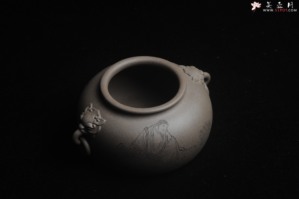 紫砂壶图片：特惠 老青段瑞兽双耳罐 茶仓 茶叶罐 水洗 烟灰缸 多用 子陶刻抚琴图 琴韵书声 - 美壶网