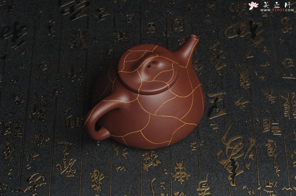 紫砂壶图片：美壶特惠 紫泥精工冰纹石瓢壶 特实用 出水如柱 养后油润 - 美壶网