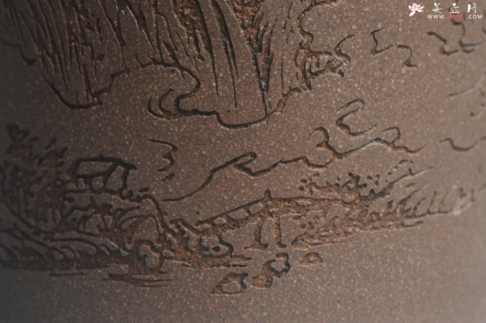 紫砂壶图片：美壶特惠 老段文人集狮壶 通景山水 灰常雅致 - 美壶网