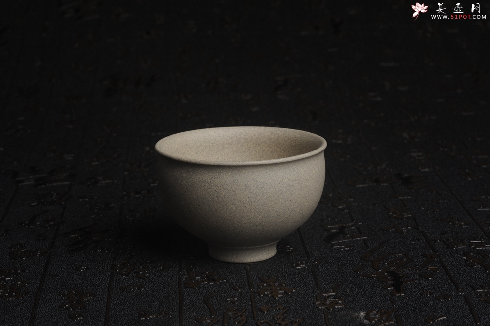 紫砂壶图片：白段泥精致手工品茗杯主人杯 茶人醉爱 - 美壶网