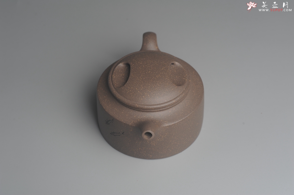 紫砂壶图片：美壶特惠 精工青段牛盖井栏壶 茶人醉爱 - 美壶网