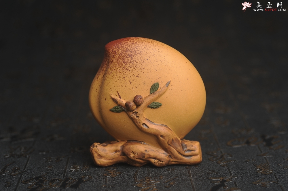 紫砂壶图片：美宠特惠 精致手工大号蟠桃 仙桃茶宠  宽7.5cm 高8.5cm左右 - 美壶网