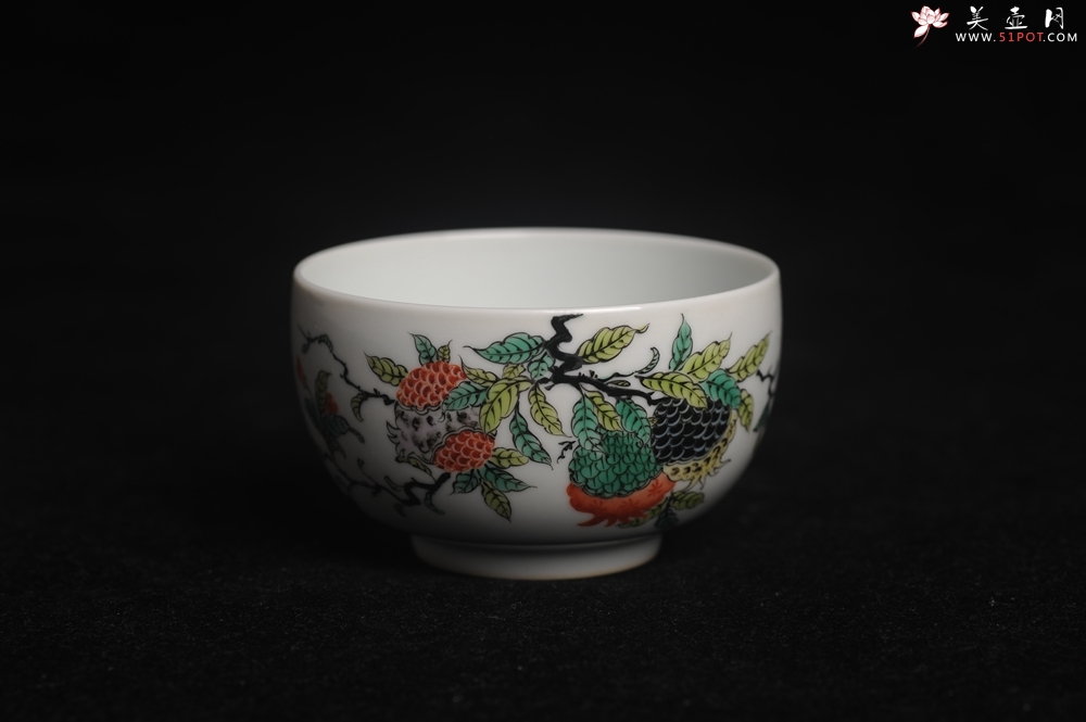 紫砂壶图片：玄辰器 古彩 石榴多子多福 笑口常开 主人杯压手杯 景德镇茶杯 茶人醉爱 - 美壶网