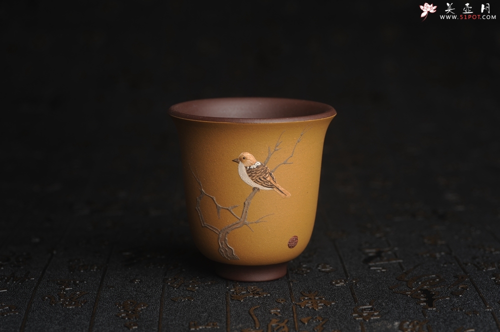 紫砂壶图片：美杯特惠 精致枯枝鸟文气主人杯 茶杯 茶人醉爱 - 美壶网