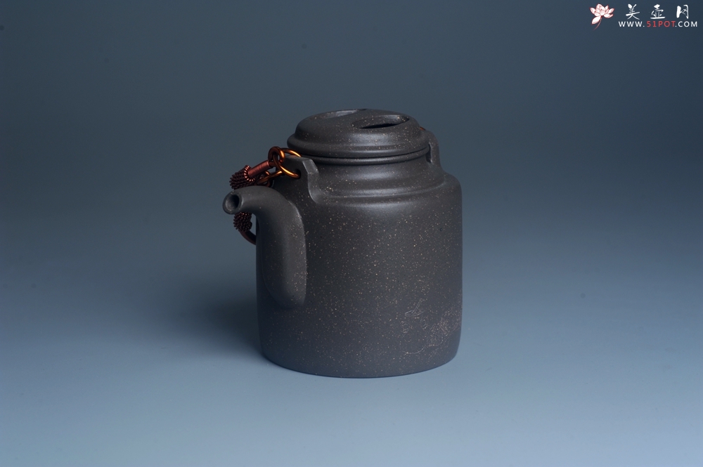 紫砂壶图片：美壶特惠 精致青段洋桶壶 清茶品日月 老酒醉人生 - 美壶网