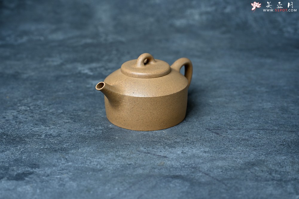 紫砂壶图片：美壶特惠 黄金段泥镜瓦壶 茶人醉爱 - 美壶网