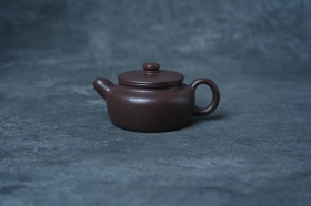 紫砂壶图片：美壶特惠 手工手制紫砂壶特好紫玉金砂涌泉壶 茶壶 茶具 单壶 - 美壶网