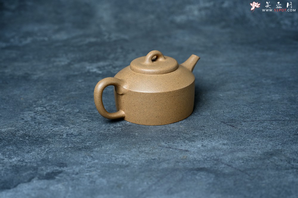 紫砂壶图片：美壶特惠 黄金段泥镜瓦壶 茶人醉爱 - 美壶网