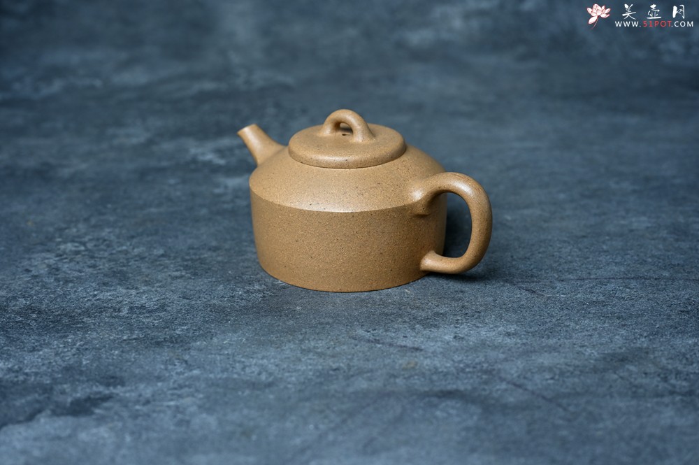 紫砂壶图片：美壶特惠 黄金段泥镜瓦壶 茶人醉爱 - 美壶网