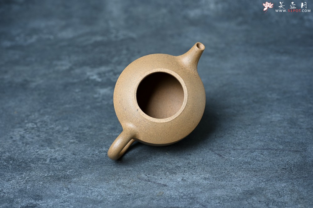 紫砂壶图片：美壶特惠 黄金段泥镜瓦壶 茶人醉爱 - 美壶网