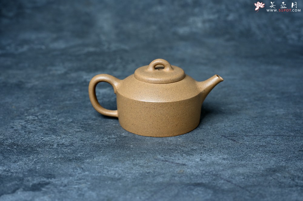紫砂壶图片：美壶特惠 黄金段泥镜瓦壶 茶人醉爱 - 美壶网
