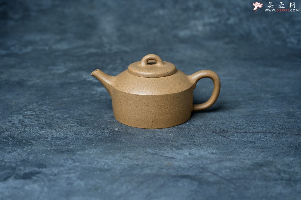 紫砂壶图片：美壶特惠 黄金段泥镜瓦壶 茶人醉爱 - 美壶网