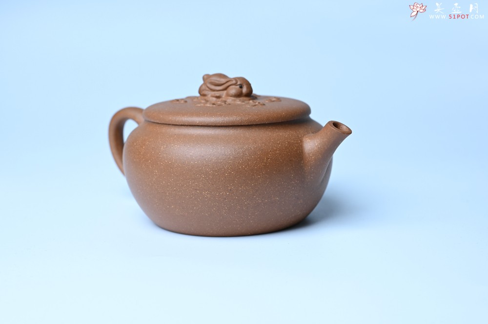 紫砂壶图片：美壶特惠 降坡泥花鸟听兔壶 茶人醉爱 - 美壶网