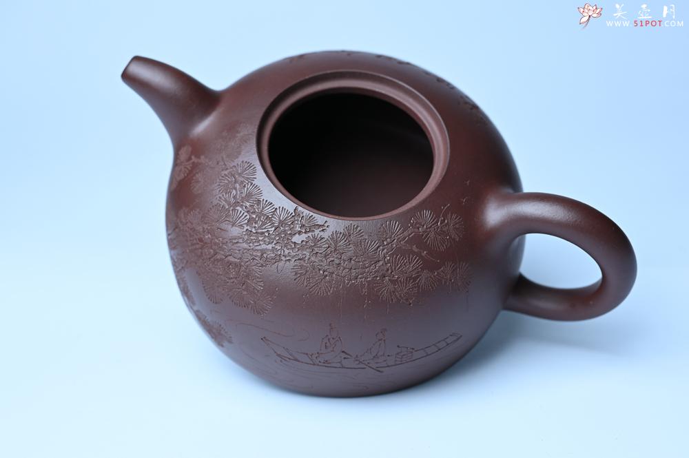 紫砂壶图片：油润底槽清 卡盖难度大 全手工半月紫砂壶  君臣一梦,今古空名 但远山长,云山乱,晓山青 - 美壶网