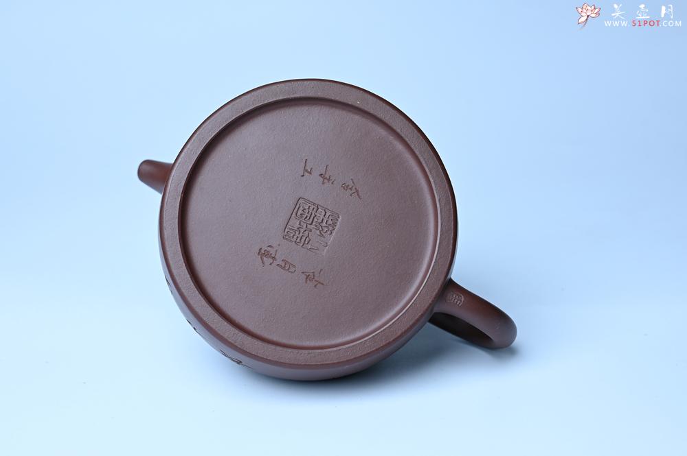 紫砂壶图片：油润底槽清 卡盖难度大 全手工半月紫砂壶  君臣一梦,今古空名 但远山长,云山乱,晓山青 - 美壶网