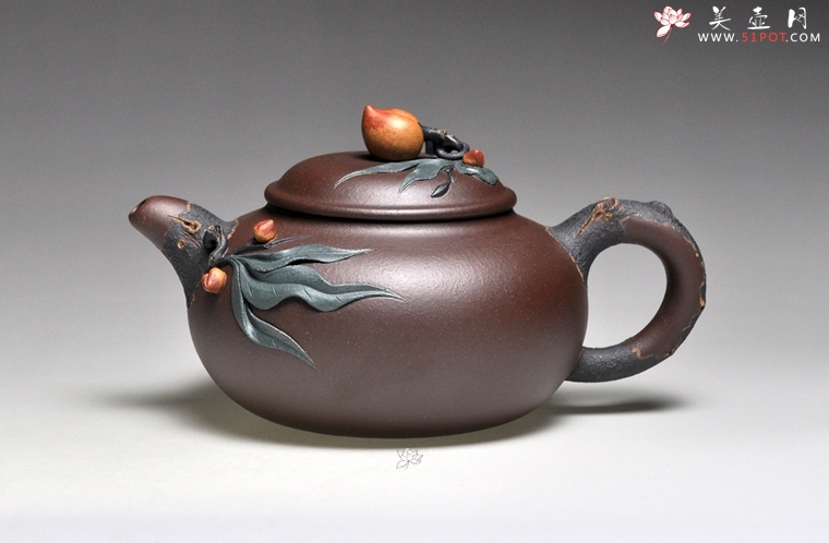 紫砂壶图片：《寿桃》泥料：紫泥  容量：200cc - 美壶网
