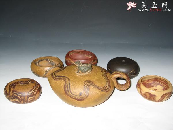 紫砂壶图片:蛙鸣石趣茶具 - 美壶网