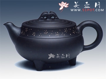紫砂壶图片：双鱼戏水周群芬第七届中国工艺展银奖 - 美壶网