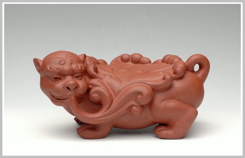 王健紫砂壶 一团和气 狻猊壶托 原矿清水泥