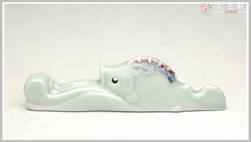 紫砂壶图片：宜兴青瓷-鱼乐文房杂件 - 美壶网