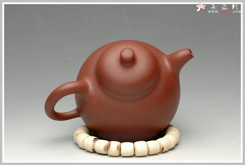 紫砂壶图片：优质底料之三足乳鼎 - 美壶网