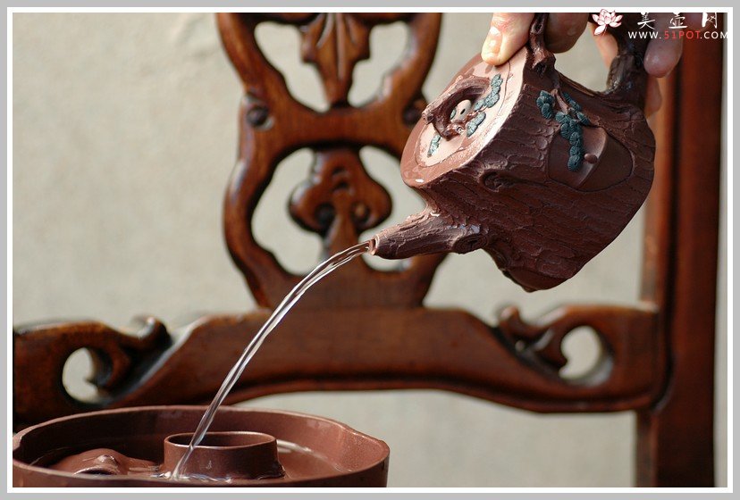 紫砂壶图片：全手花货精品之松竹常青 - 美壶网